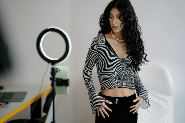 Baskets femme : tendance, confort et style pour toutes occasions